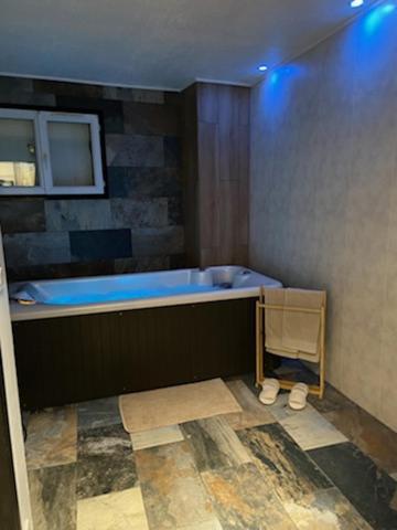 אביניון Appartement La Splenzia Spa Jacuzzi Wifi Clim מראה חיצוני תמונה